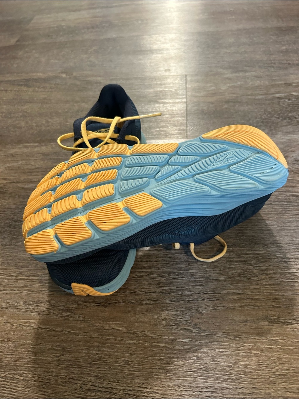 Altra Rivera 3 Navy and Yellow Zero-Drop Shoes Women’s 6.5 - Picture 5 of 6